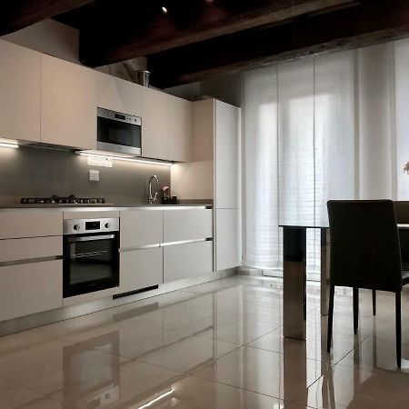 Moderno Affaccio Su Via Mazzini Apartment Ferrara Luaran gambar