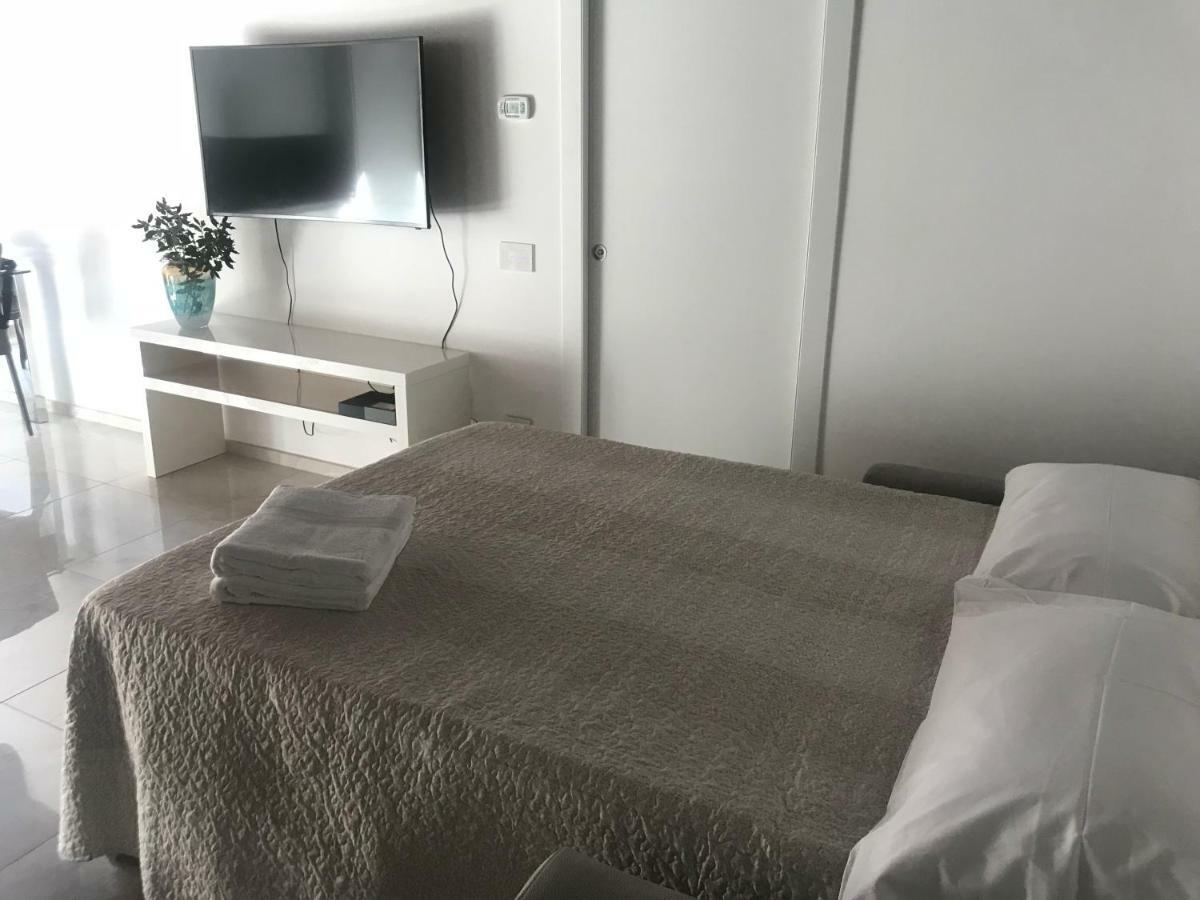Moderno Affaccio Su Via Mazzini Apartment Ferrara Luaran gambar