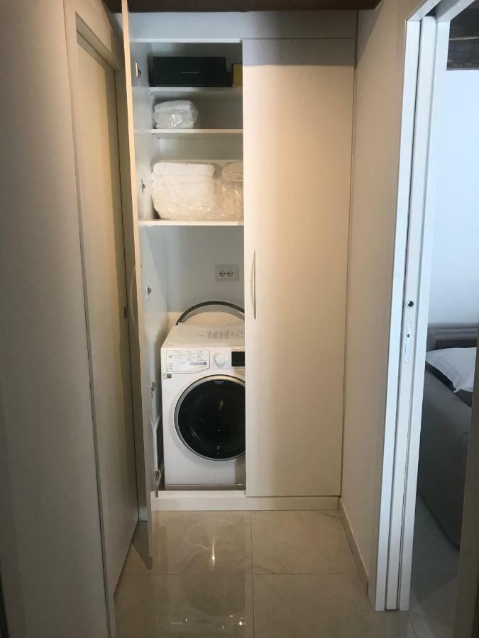 Moderno Affaccio Su Via Mazzini Apartment Ferrara Luaran gambar