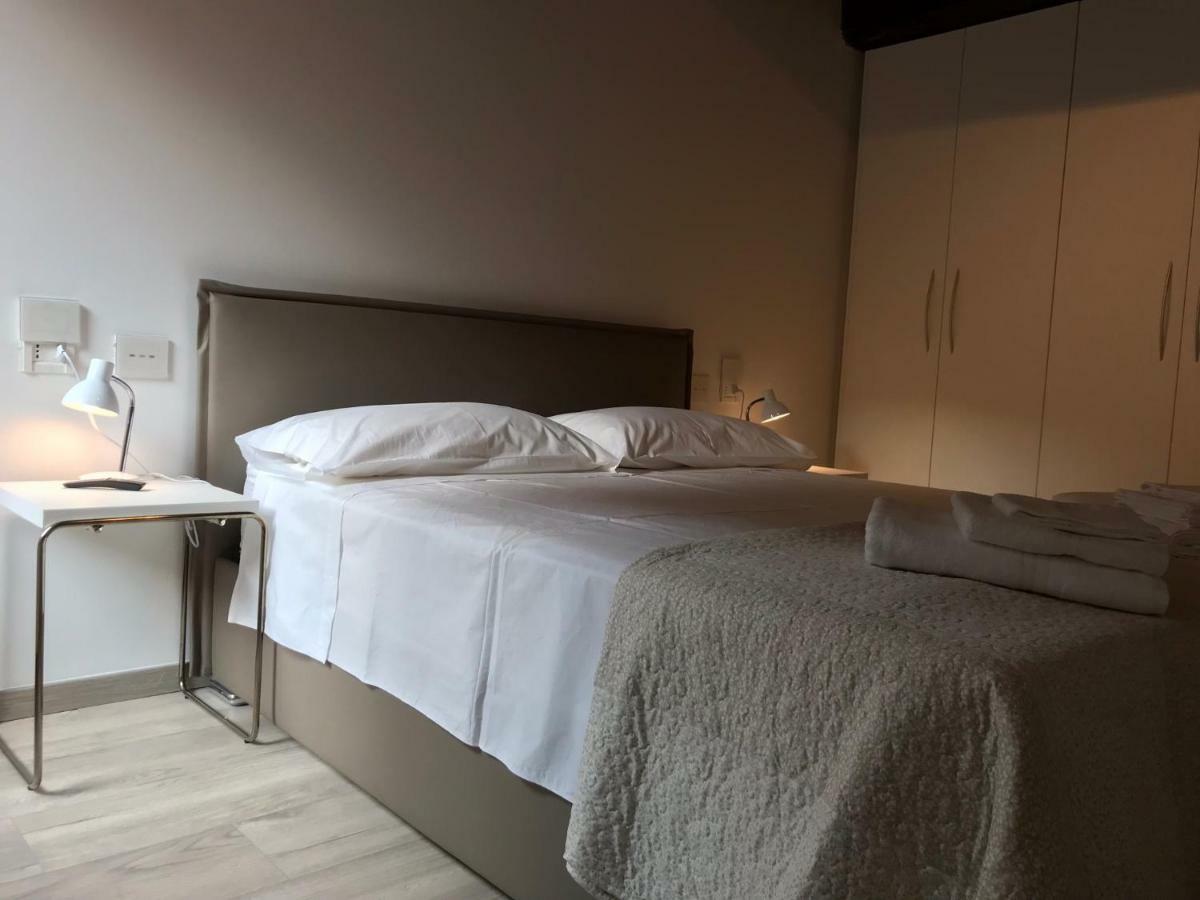 Moderno Affaccio Su Via Mazzini Apartment Ferrara Luaran gambar