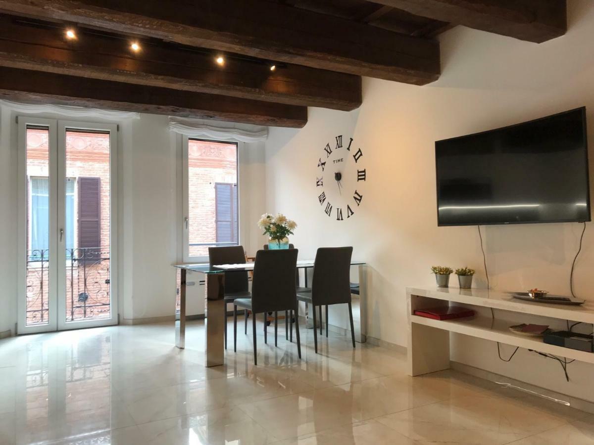 Moderno Affaccio Su Via Mazzini Apartment Ferrara Luaran gambar