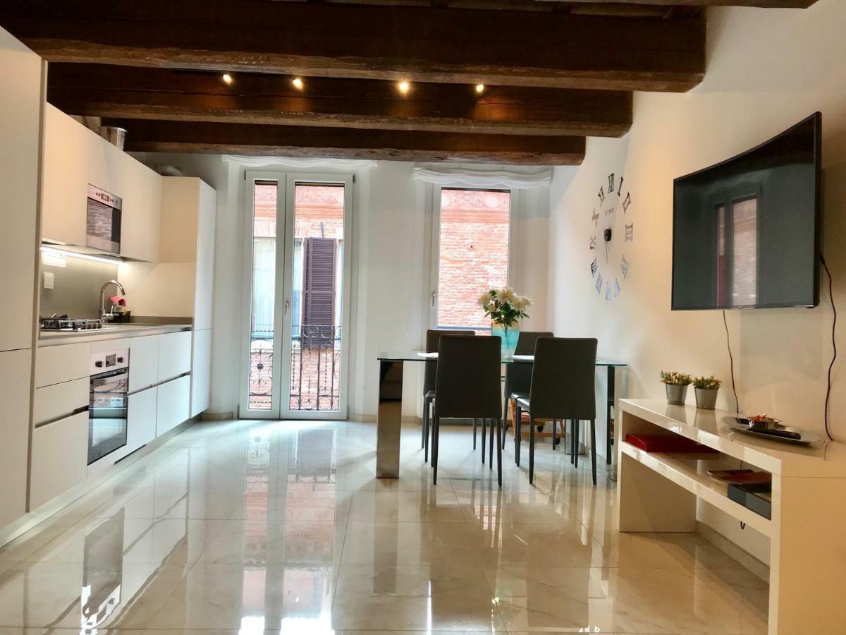 Moderno Affaccio Su Via Mazzini Apartment Ferrara Luaran gambar